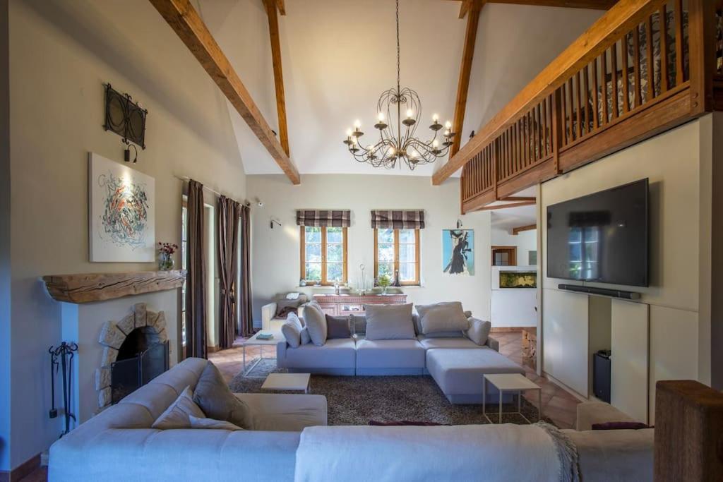 7 Bedroom Secluded Villa Close To Prague Říčany Esterno foto