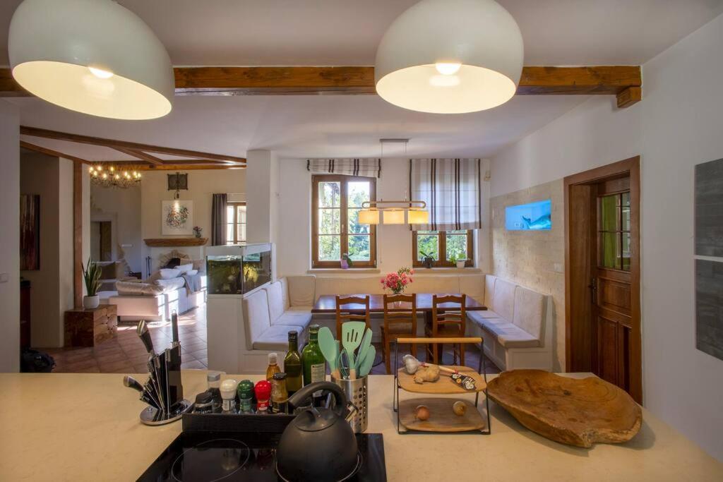 7 Bedroom Secluded Villa Close To Prague Říčany Esterno foto