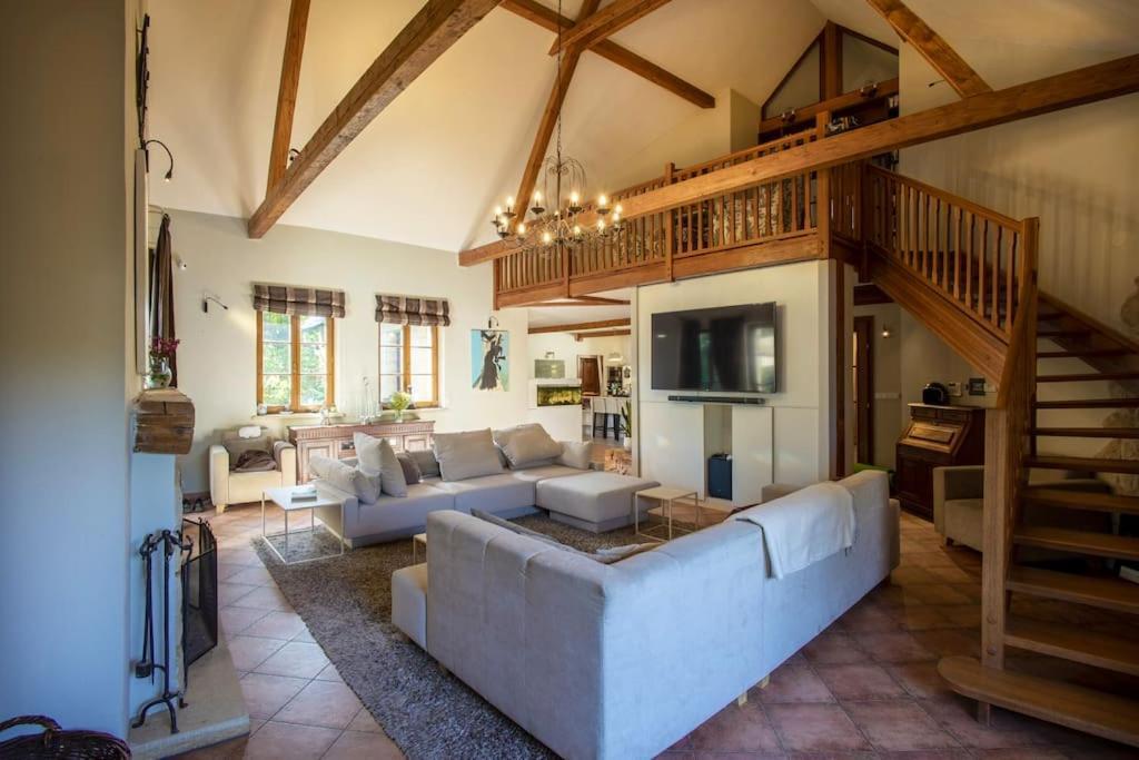 7 Bedroom Secluded Villa Close To Prague Říčany Esterno foto
